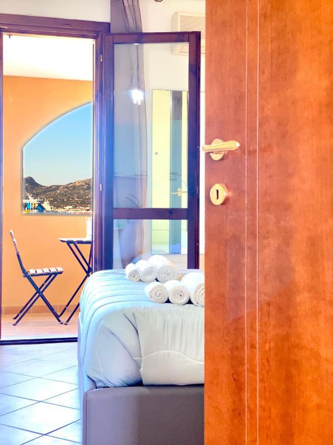 Homey Experience - Navy Sea View Apartments Olbia Exteriör bild