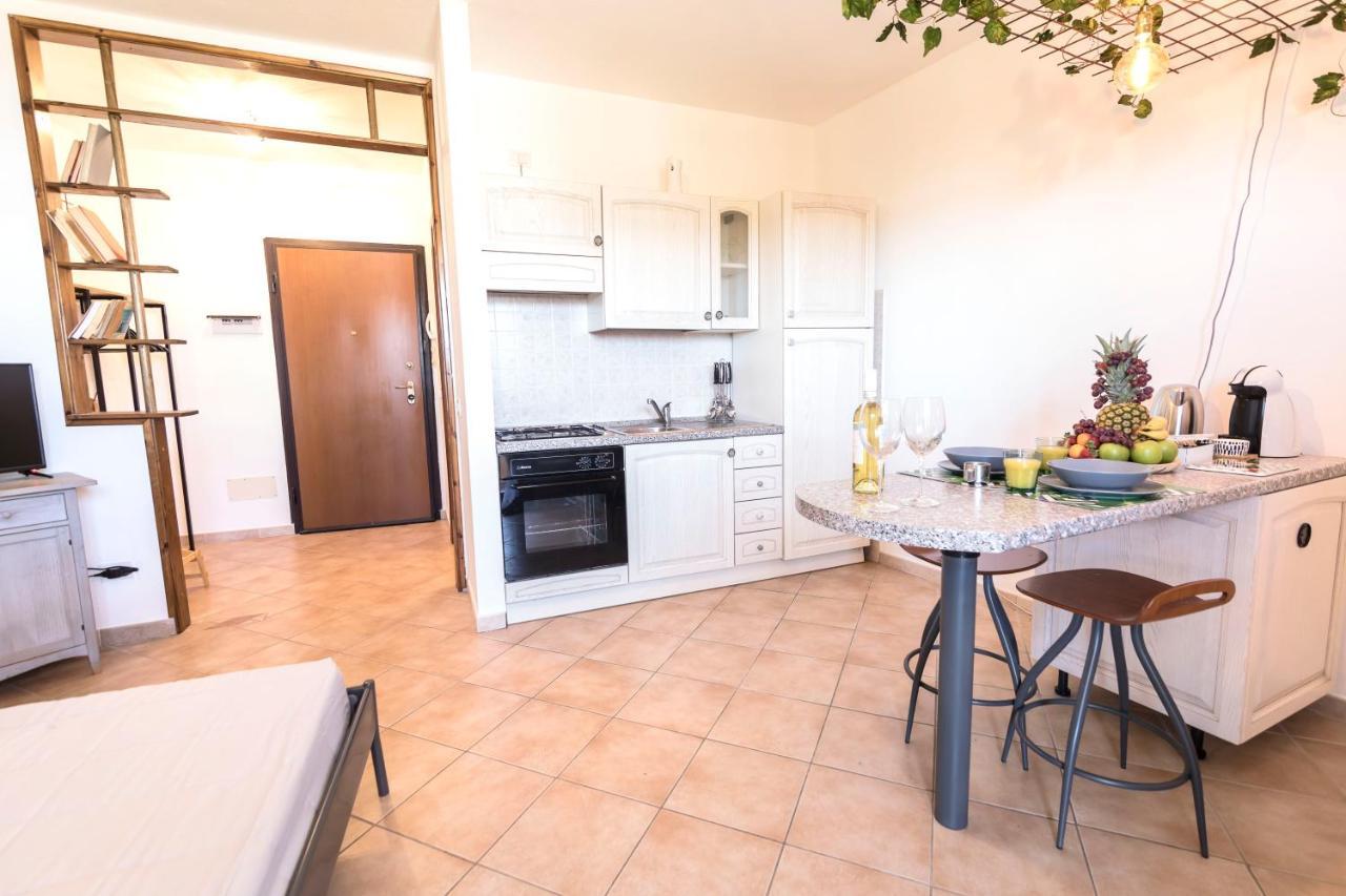 Homey Experience - Navy Sea View Apartments Olbia Exteriör bild