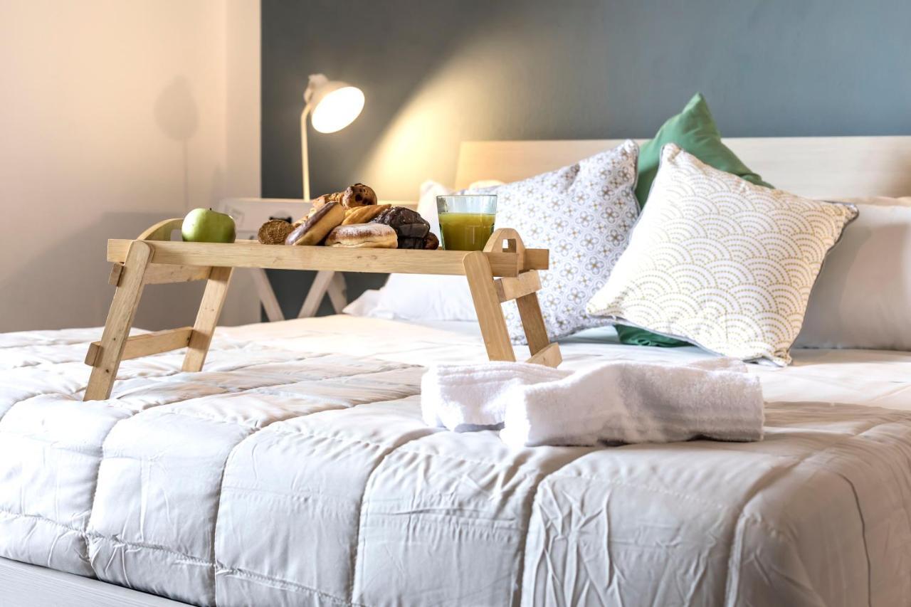 Homey Experience - Navy Sea View Apartments Olbia Exteriör bild